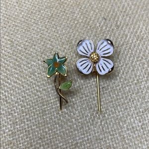 2 lapel hat pins